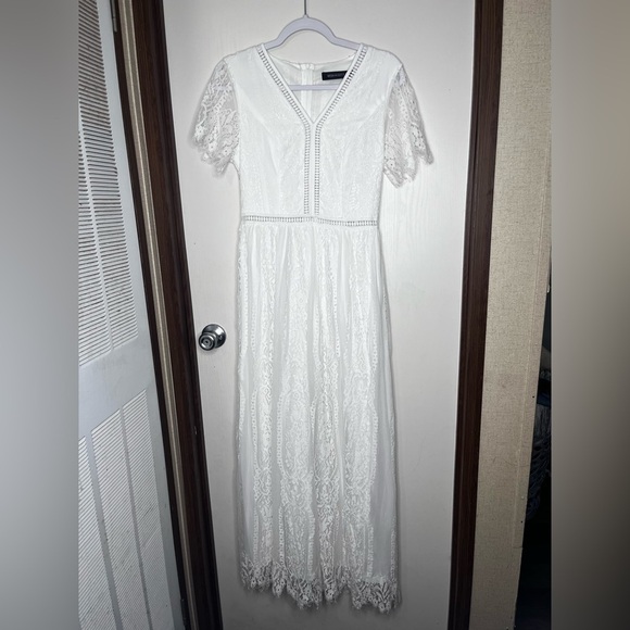 MEROKEETY White V-Neck Flutter Sleeve Maxi Dress - Picture 1 of 8